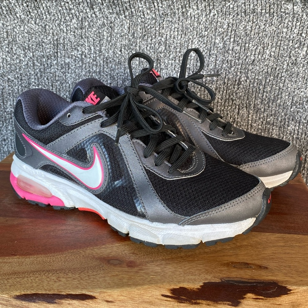 Nike Black and Pink Athletic Shoes with Cushioned Midsole